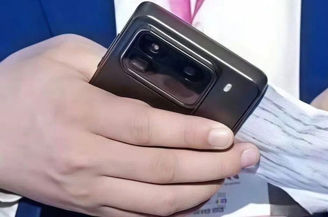 Xiaomi 15 Pro bất ngờ xuất hiện công khai- Ảnh 1. Xiaomi 15 Pro bất ngờ xuất hiện công khai- Ảnh 1.
