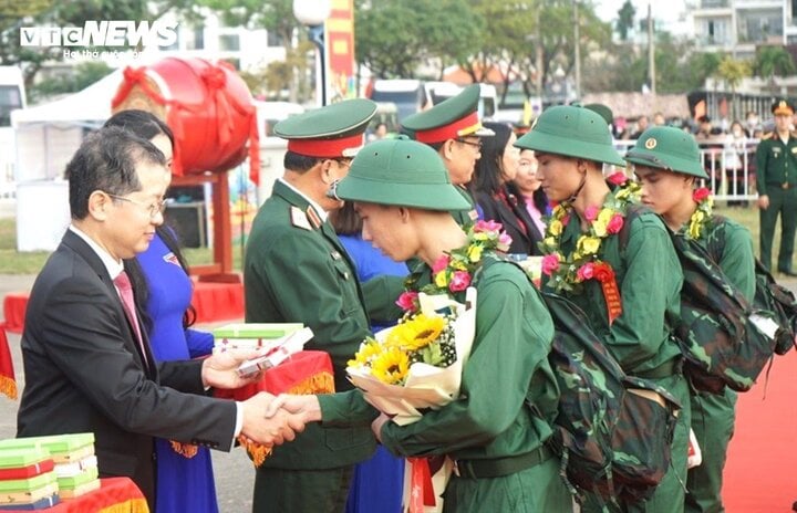 Đi du học có được miễn nghĩa vụ quân sự? - Ảnh 1. Đi du học có được miễn nghĩa vụ quân sự? - Ảnh 1.