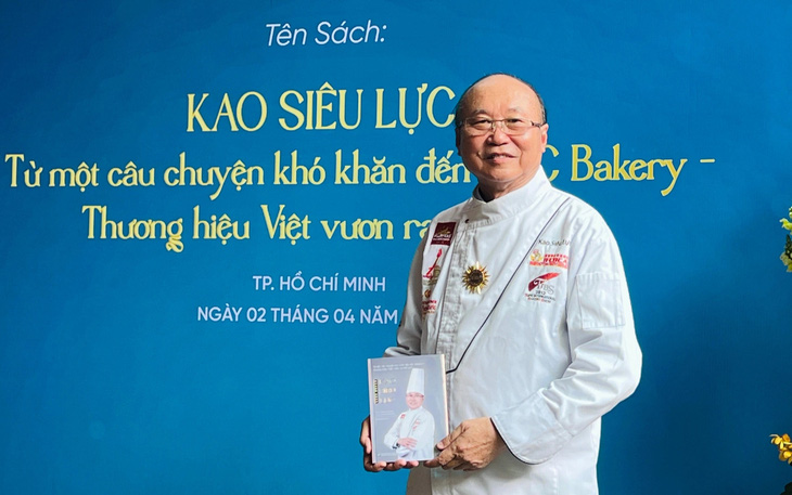 Doanh nhân Kao Siêu Lực trong buổi ra mắt sách