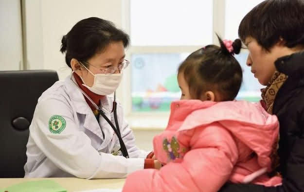 Bé gái 9 tuổi đã có kinh nguyệt, xương và ngực tương đương 12 tuổi, nguyên nhân do cách chăm con tưởng tốt nhưng lại hại nhiều người vẫn thường làm - Ảnh 1. Bé gái 9 tuổi đã có kinh nguyệt, xương và ngực tương đương 12 tuổi, nguyên nhân do cách chăm con tưởng tốt nhưng lại hại nhiều người vẫn thường làm - Ảnh 1.