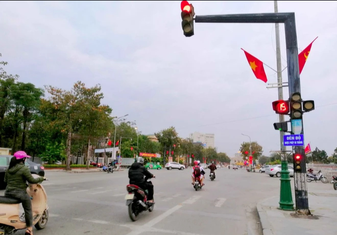 5 trường hợp vượt đèn đỏ mà không bị xử phạt, nhiều người dân chưa biết - Ảnh 1. 5 trường hợp vượt đèn đỏ mà không bị xử phạt, nhiều người dân chưa biết - Ảnh 1.