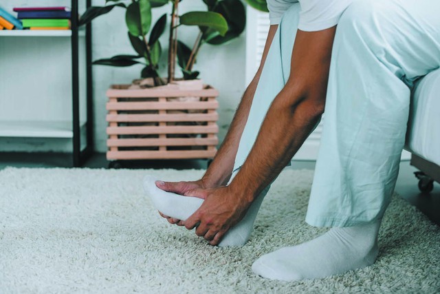Đêm đang ngủ bỗng bị chuột rút: Cẩn trọng vì đây là cảnh báo của một cuộc khủng hoảng sức khỏe - Ảnh 1. Đêm đang ngủ bỗng bị chuột rút: Cẩn trọng vì đây là cảnh báo của một cuộc khủng hoảng sức khỏe - Ảnh 1.