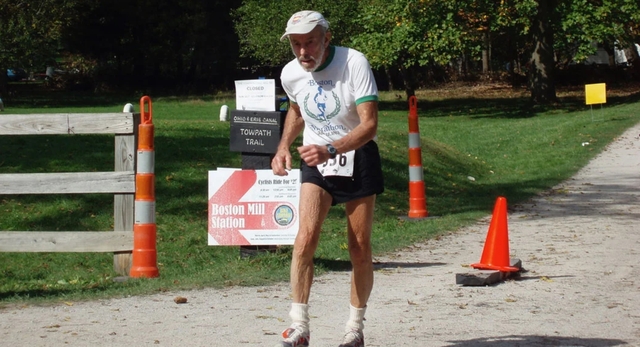 Cụ ông 100 tuổi từng mắc ung thư vẫn chạy Marathon, giữ 4 kỉ lục thế giới: Chìa khóa chính là điều cực đơn giản, ai cũng có thể tự quyết định - Ảnh 1. Cụ ông 100 tuổi từng mắc ung thư vẫn chạy Marathon, giữ 4 kỉ lục thế giới: Chìa khóa chính là điều cực đơn giản, ai cũng có thể tự quyết định - Ảnh 1.