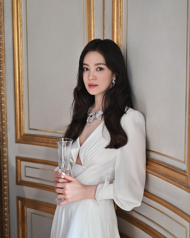 Song Hye Kyo 3 lần tậu nhà trăm tỷ tặng mẹ, gây xúc động với lần hiếm hoi nhắc về mẹ hậu ly hôn- Ảnh 1. Song Hye Kyo 3 lần tậu nhà trăm tỷ tặng mẹ, gây xúc động với lần hiếm hoi nhắc về mẹ hậu ly hôn- Ảnh 1.