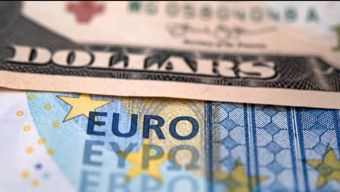 Đồng Euro rơi 8 tuần liên tiếp: Chuyện gì đang xảy ra? - Ảnh 1. Đồng Euro rơi 8 tuần liên tiếp: Chuyện gì đang xảy ra? - Ảnh 1.
