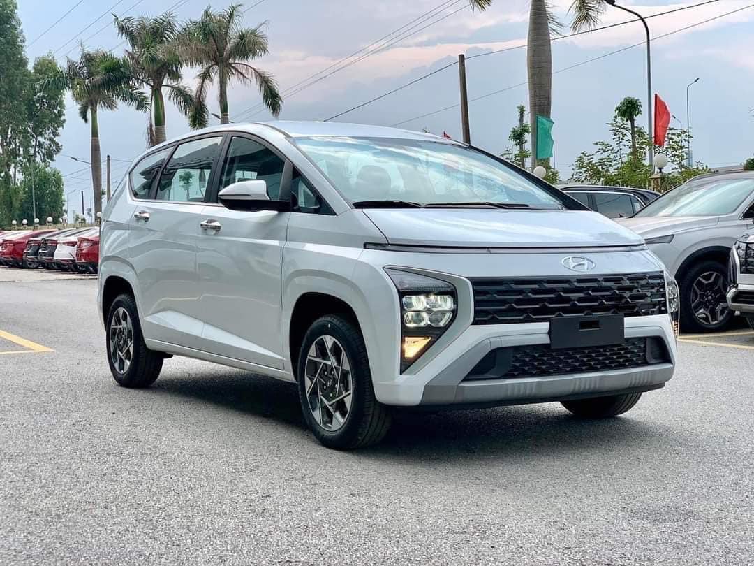 Hyundai Stargazer giảm giá mạnh tại đại lý: Bản tiêu chuẩn từ 550 triệu, rẻ hơn Xpander - Ảnh 1. Hyundai Stargazer giảm giá mạnh tại đại lý: Bản tiêu chuẩn từ 550 triệu, rẻ hơn Xpander - Ảnh 1.