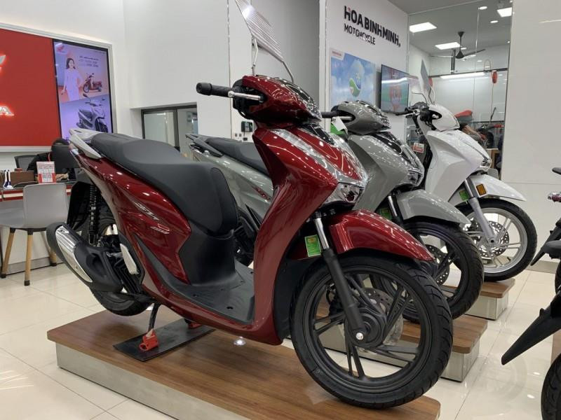 Honda SH giảm sâu kỷ lục, có bản thấp hơn giá đề xuất tới 24 triệu đồng - Ảnh 1. Honda SH giảm sâu kỷ lục, có bản thấp hơn giá đề xuất tới 24 triệu đồng - Ảnh 1.