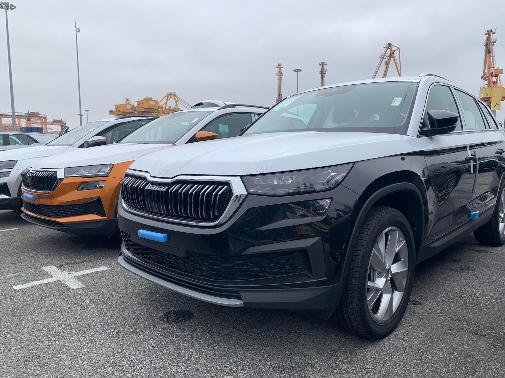 Hai mẫu SUV Skoda lộ thêm thông tin tại Việt Nam: Kodiaq có dẫn động bốn bánh, chỉ còn chờ giá chính thức - Ảnh 1. Hai mẫu SUV Skoda lộ thêm thông tin tại Việt Nam: Kodiaq có dẫn động bốn bánh, chỉ còn chờ giá chính thức - Ảnh 1.