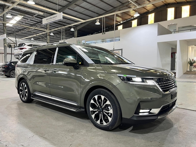 Lô Kia Carnival sản xuất 2024 vừa về đại lý đã giảm giá: Bản full còn 1,759 tỷ, tăng sức cạnh tranh trước Viloran - Ảnh 2. Lô Kia Carnival sản xuất 2024 vừa về đại lý đã giảm giá: Bản full còn 1,759 tỷ, tăng sức cạnh tranh trước Viloran - Ảnh 2.