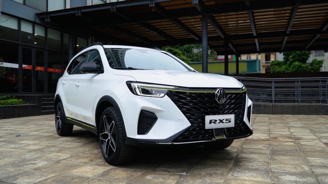 MG RX5 giảm giá kỷ lục còn 580 triệu tại đại lý: Cùng cỡ Tucson nhưng rẻ ngang Venue - Ảnh 2. MG RX5 giảm giá kỷ lục còn 580 triệu tại đại lý: Cùng cỡ Tucson nhưng rẻ ngang Venue - Ảnh 2.