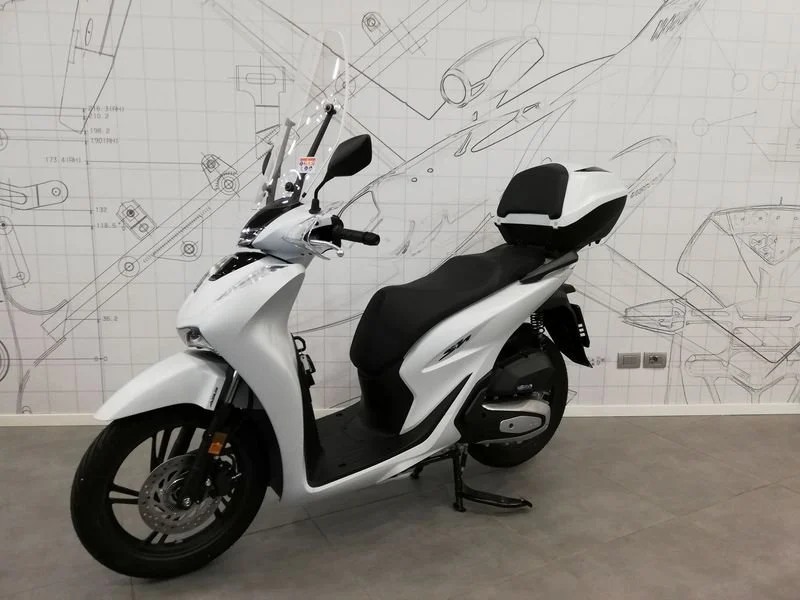Honda SH 2024 ra mắt màu mới: đã đẹp lại còn sang, giá gần 100 triệu nhưng không phải có tiền là mua được!- Ảnh 1. Honda SH 2024 ra mắt màu mới: đã đẹp lại còn sang, giá gần 100 triệu nhưng không phải có tiền là mua được!- Ảnh 1.