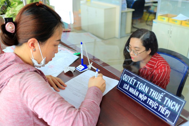 Sắp sửa mức giảm trừ gia cảnh trong thuế thu nhập cá nhân?- Ảnh 1. Sắp sửa mức giảm trừ gia cảnh trong thuế thu nhập cá nhân?- Ảnh 1.