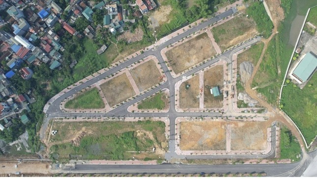 Bỏ cọc trúng đấu giá đất sẽ bị cấm đến 5 năm theo quy định mới- Ảnh 1. Bỏ cọc trúng đấu giá đất sẽ bị cấm đến 5 năm theo quy định mới- Ảnh 1.