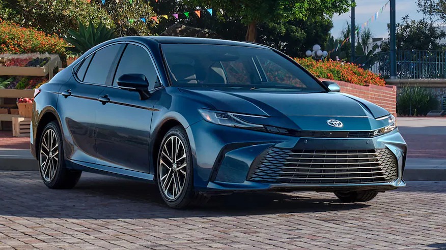 Khách Việt muốn mua Camry 2025 chính hãng phải chờ ít nhất đến cuối năm sau - Ảnh 1. Khách Việt muốn mua Camry 2025 chính hãng phải chờ ít nhất đến cuối năm sau - Ảnh 1.