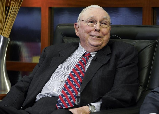 Nhà đầu tư đại tài Charlie Munger: Khi một người sắp giàu có, họ bộc lộ 3 dấu hiệu ‘khác thường’ - Ảnh 1. Nhà đầu tư đại tài Charlie Munger: Khi một người sắp giàu có, họ bộc lộ 3 dấu hiệu ‘khác thường’ - Ảnh 1.