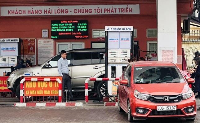Nghị định mới về xăng dầu: Doanh nghiệp bán lẻ muốn vá nhiều lỗ hổng - Ảnh 1. Nghị định mới về xăng dầu: Doanh nghiệp bán lẻ muốn vá nhiều lỗ hổng - Ảnh 1.