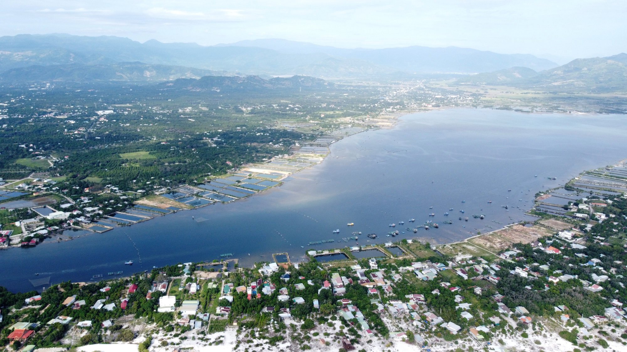 Khánh Hòa: Hơn 3.500 ha đất nông nghiệp chuyển sang đất phi nông nghiệp - Ảnh 1. Khánh Hòa: Hơn 3.500 ha đất nông nghiệp chuyển sang đất phi nông nghiệp - Ảnh 1.