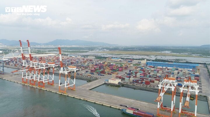 Cảng Cái Mép - Thị Vải: Điểm sáng về công suất, dịch vụ logistics- Ảnh 1. Cảng Cái Mép - Thị Vải: Điểm sáng về công suất, dịch vụ logistics- Ảnh 1.