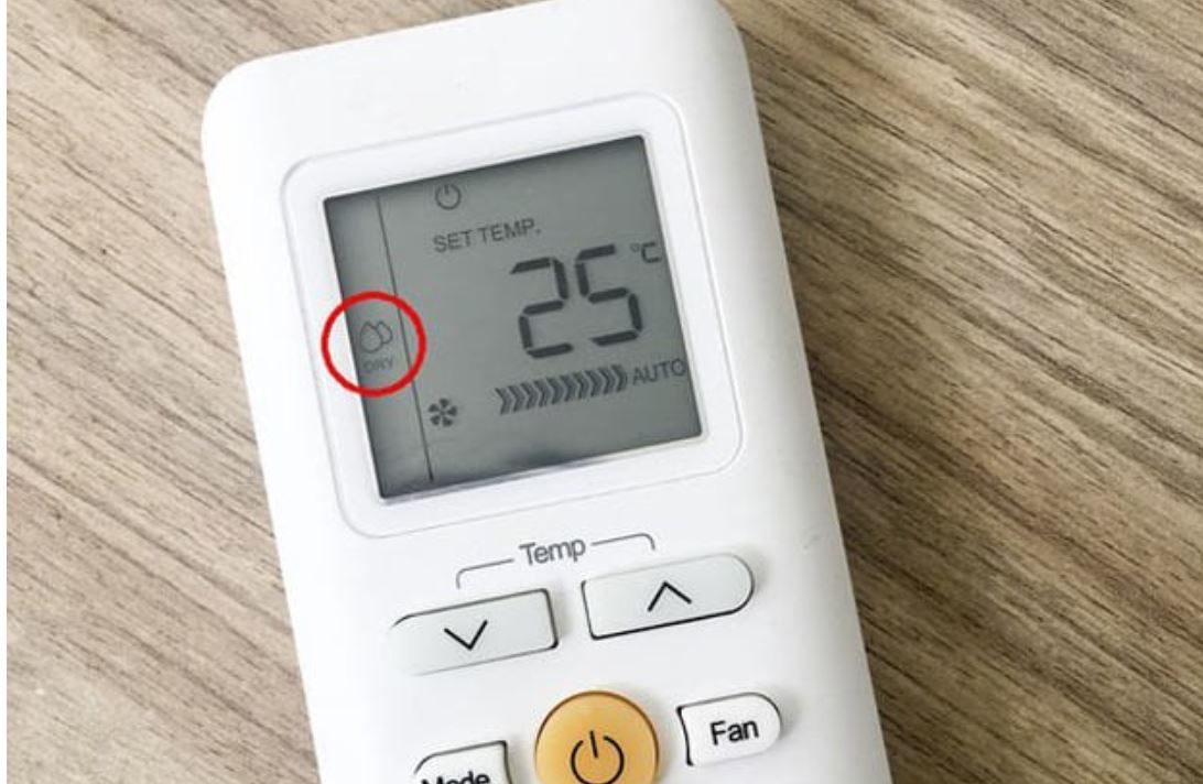 Chế độ Dry của điều hòa có thật sự tiết kiệm điện? Có nên bật vào mùa hè? Thì ra rất nhiều người hiểu sai- Ảnh 1. Chế độ Dry của điều hòa có thật sự tiết kiệm điện? Có nên bật vào mùa hè? Thì ra rất nhiều người hiểu sai- Ảnh 1.