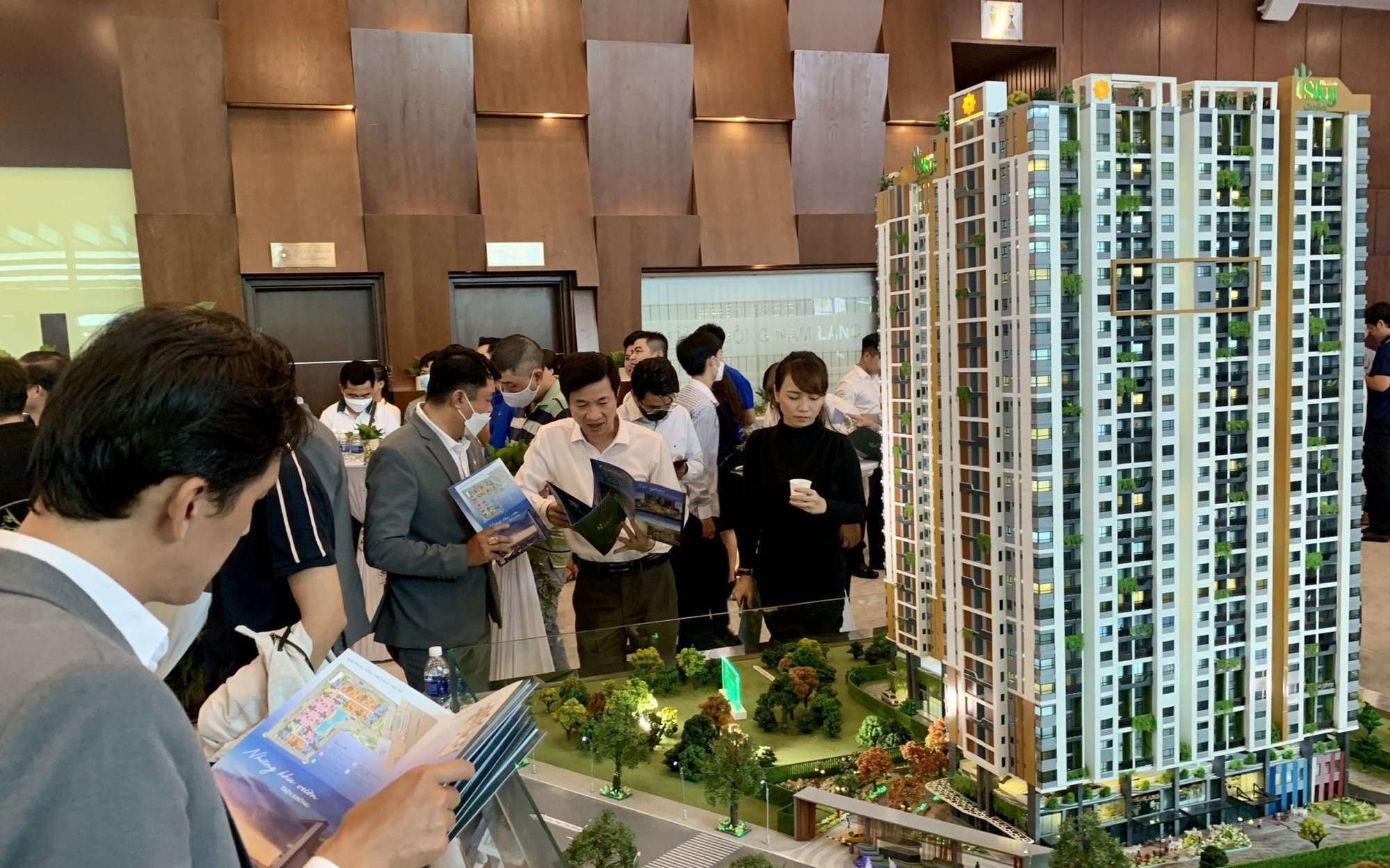 Giao dịch bất động sản bắt buộc phải thông qua sàn có thực sự cần thiết? - Ảnh 1. Giao dịch bất động sản bắt buộc phải thông qua sàn có thực sự cần thiết? - Ảnh 1.