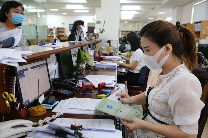 Tiền lương thấp nhất của công chức, viên chức từ 1-7-2024 là bao nhiêu? - Ảnh 1. Tiền lương thấp nhất của công chức, viên chức từ 1-7-2024 là bao nhiêu? - Ảnh 1.