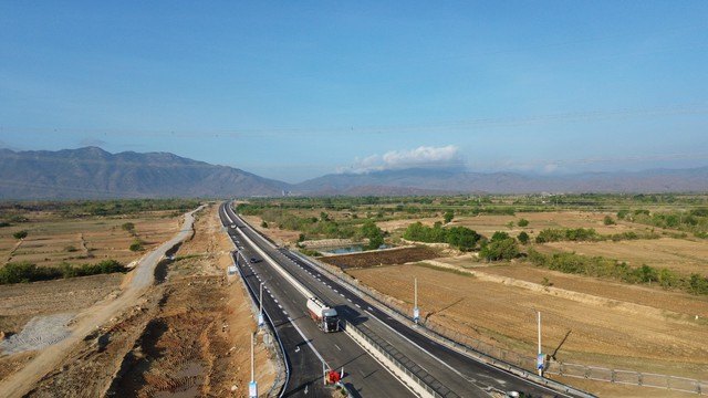 Khánh thành cao tốc hơn 8.000 tỷ đồng, từ TP. HCM đi Nha Trang chỉ còn 5 tiếng di chuyển- Ảnh 1. Khánh thành cao tốc hơn 8.000 tỷ đồng, từ TP. HCM đi Nha Trang chỉ còn 5 tiếng di chuyển- Ảnh 1.