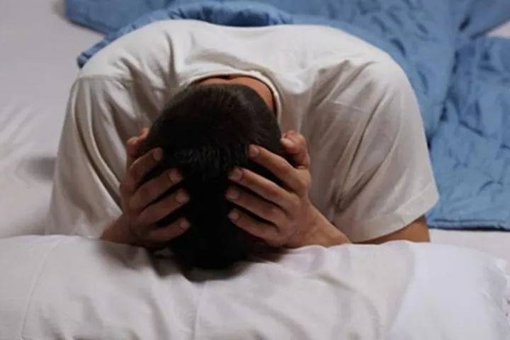 Đau lưng kèm 4 dấu hiệu sau, coi chừng bạn đã mắc ung thư giai đoạn cuối mà không biết- Ảnh 1. Đau lưng kèm 4 dấu hiệu sau, coi chừng bạn đã mắc ung thư giai đoạn cuối mà không biết- Ảnh 1.
