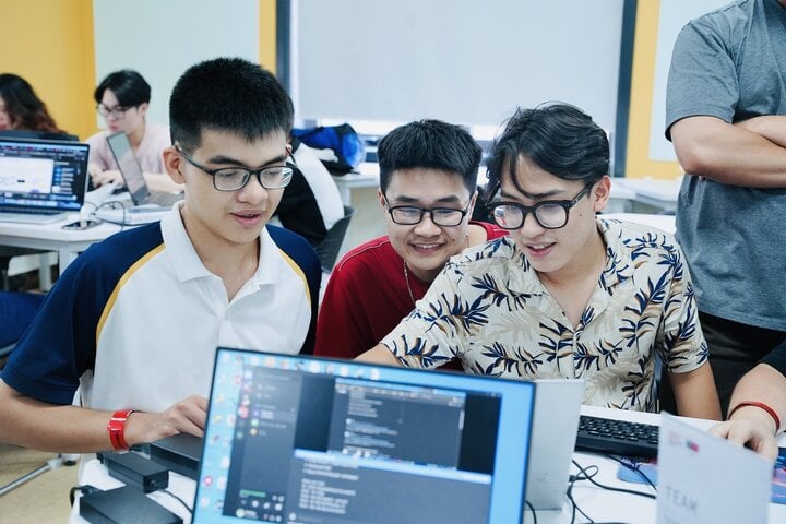 Học ngành Trí tuệ nhân tạo có lo thất nghiệp?- Ảnh 1. Học ngành Trí tuệ nhân tạo có lo thất nghiệp?- Ảnh 1.