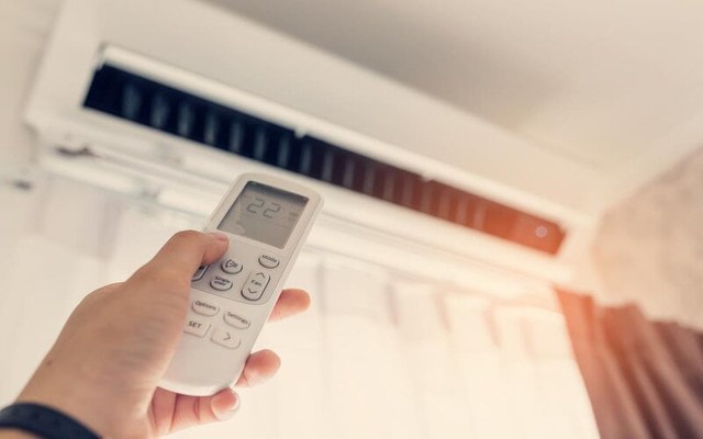 Dùng quạt trần hay quạt cây trong phòng điều hoà để tiết kiệm điện một cách tối đa? Thì ra rất nhiều nhà đang làm sai- Ảnh 1. Dùng quạt trần hay quạt cây trong phòng điều hoà để tiết kiệm điện một cách tối đa? Thì ra rất nhiều nhà đang làm sai- Ảnh 1.