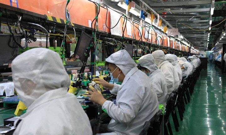 Foxconn tuyển dụng thêm 50.000 công nhân sản xuất iPhone 16- Ảnh 1. Foxconn tuyển dụng thêm 50.000 công nhân sản xuất iPhone 16- Ảnh 1.