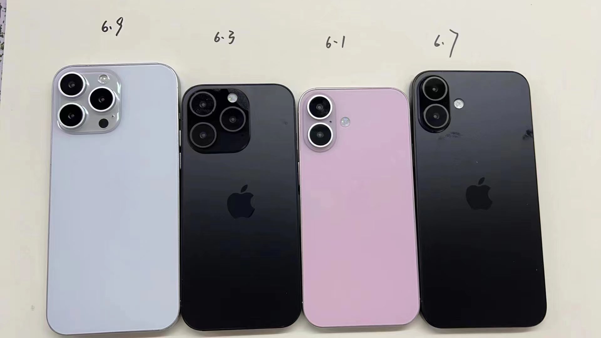 Loạt iPhone 16 lộ ảnh thực tế: iPhone 16 Pro Max đúng nghĩa Loạt iPhone 16 lộ ảnh thực tế: iPhone 16 Pro Max đúng nghĩa