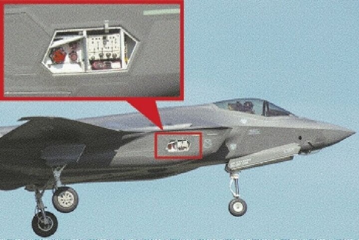 F-35 của Mỹ rơi mất một bộ phận khi bay qua Thái Bình Dương - Ảnh 1. F-35 của Mỹ rơi mất một bộ phận khi bay qua Thái Bình Dương - Ảnh 1.