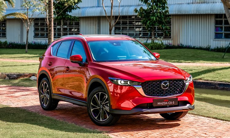 Xe nào mới ra mắt cũng so Mazda CX-5 - thử đem ‘tân binh’ xe điện VinFast VF 6 đối đầu CX-5 sẽ thế nào? - Ảnh 1. Xe nào mới ra mắt cũng so Mazda CX-5 - thử đem ‘tân binh’ xe điện VinFast VF 6 đối đầu CX-5 sẽ thế nào? - Ảnh 1.
