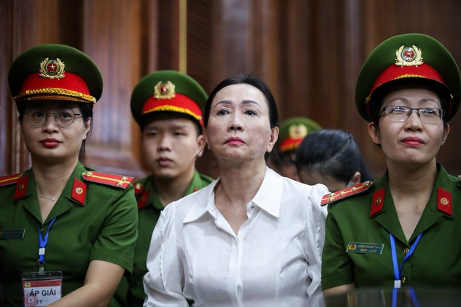Bà Trương Mỹ Lan kháng cáo toàn bộ bản án sơ thẩm- Ảnh 1. Bà Trương Mỹ Lan kháng cáo toàn bộ bản án sơ thẩm- Ảnh 1.