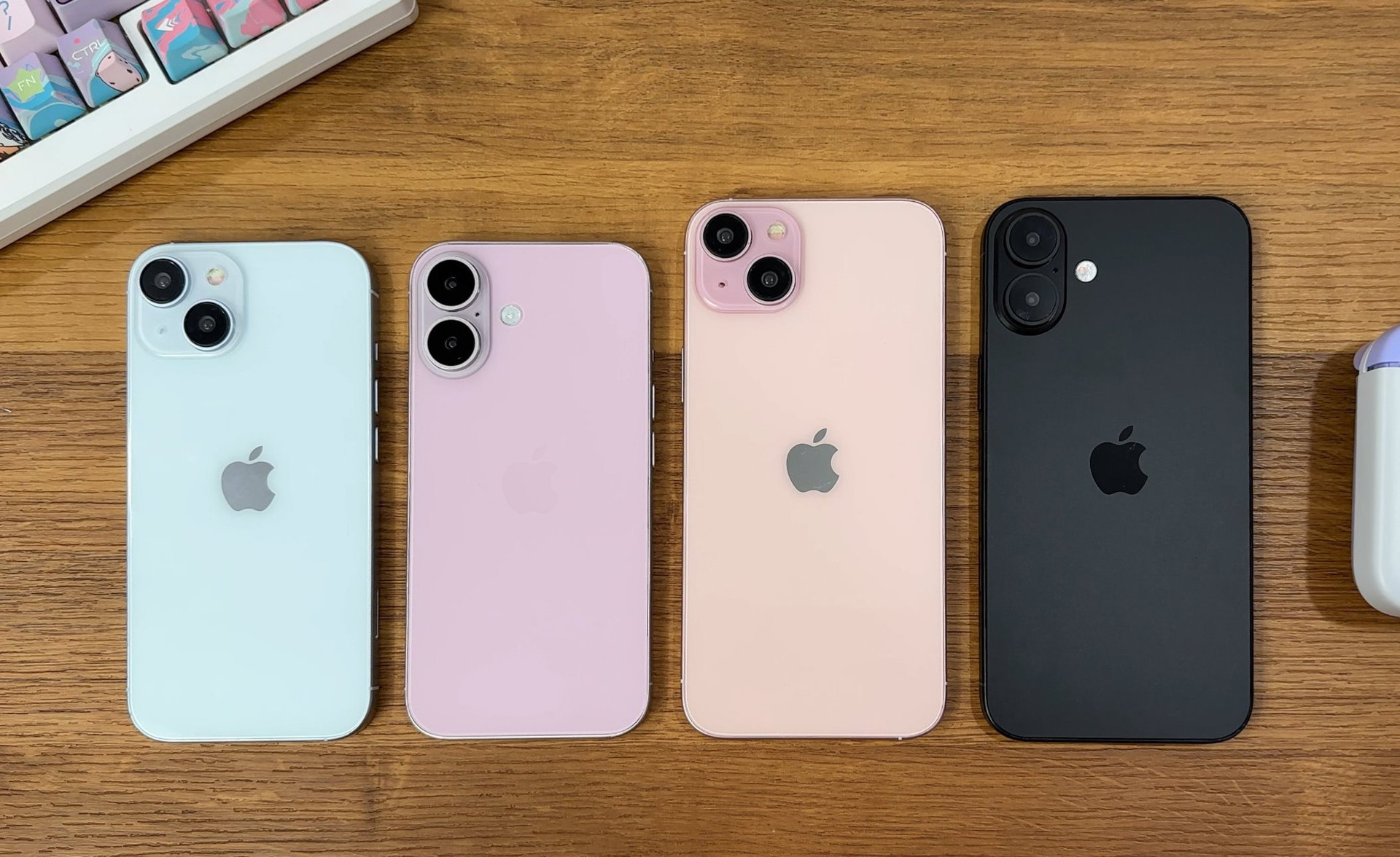 iPhone 16 lộ diện thực tế, ngỡ ngàng với thiết kế và màu sắc mới hoàn toàn- Ảnh 1. iPhone 16 lộ diện thực tế, ngỡ ngàng với thiết kế và màu sắc mới hoàn toàn- Ảnh 1.