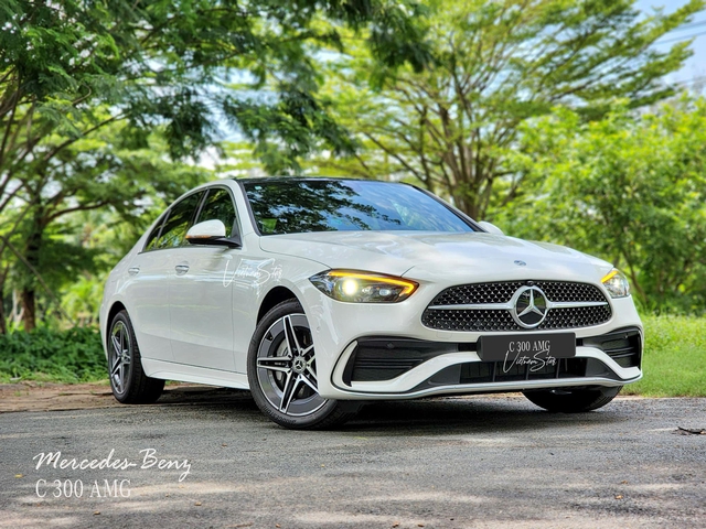 Loạt xe Mercedes-Benz giảm mạnh giá lăn bánh tại Việt Nam: Giảm cao nhất hơn 200 triệu, nhiều xe kèm 2 năm bảo hiểm - Ảnh 2. Loạt xe Mercedes-Benz giảm mạnh giá lăn bánh tại Việt Nam: Giảm cao nhất hơn 200 triệu, nhiều xe kèm 2 năm bảo hiểm - Ảnh 2.