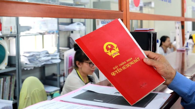 Khổ vì chung tiền mua đất đồng sở hữu sổ đỏ: Người muốn bán, người muốn giữ đất - Ảnh 1. Khổ vì chung tiền mua đất đồng sở hữu sổ đỏ: Người muốn bán, người muốn giữ đất - Ảnh 1.