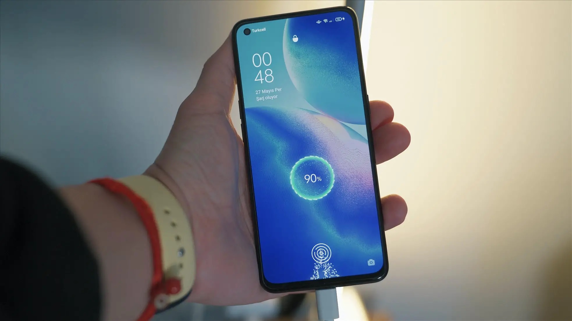 Sự thật "lời đồn" dùng sạc nhanh sẽ hỏng pin điện thoại: Không hỏng nhưng sẽ bị tổn hại đến một thứ! - Ảnh 1. Sự thật "lời đồn" dùng sạc nhanh sẽ hỏng pin điện thoại: Không hỏng nhưng sẽ bị tổn hại đến một thứ! - Ảnh 1.