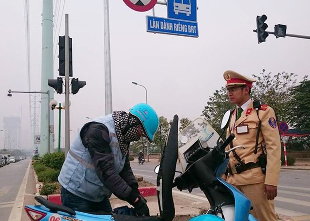 photo-1-1487147555681 Người vi phạm đa phần biết sai, nhưng viện nhiều lý do để... tặc lưỡi đi liều. (Ảnh: CTV)