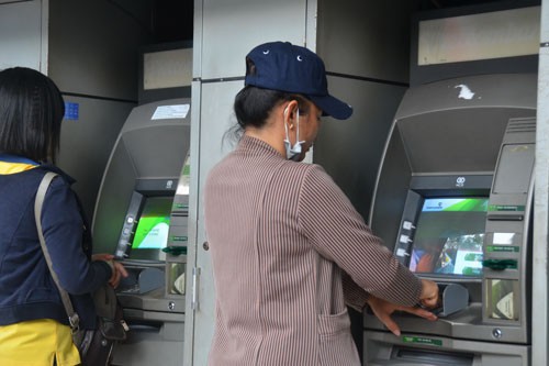 Trẻ 15 tuổi được mở thẻ ngân hàng - Ảnh 1. Trẻ 15 tuổi được mở thẻ ngân hàng - Ảnh 1.