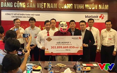 Người trúng 304 tỷ Vietlott nói gì về chiếc vé trúng giải khủng? - Ảnh 1. Người trúng 304 tỷ Vietlott nói gì về chiếc vé trúng giải khủng? - Ảnh 1.
