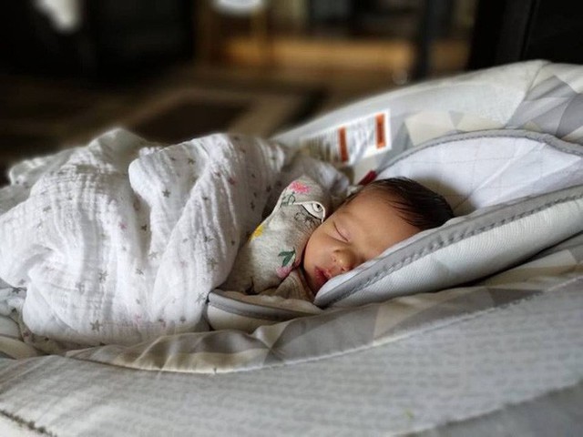 Nụ hôn thần chết đã cướp đi sinh mạng hàng loạt bé sơ sinh: Cảnh báo cao về việc Đừng hôn trẻ! - Ảnh 1. Nụ hôn thần chết đã cướp đi sinh mạng hàng loạt bé sơ sinh: Cảnh báo cao về việc Đừng hôn trẻ! - Ảnh 1.