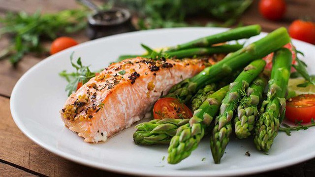 10 loại trái cây dành cho người theo chế độ ăn low-carb và muốn giảm cân nhanh thật nhanh - Ảnh 1. 10 loại trái cây dành cho người theo chế độ ăn low-carb và muốn giảm cân nhanh thật nhanh - Ảnh 1.