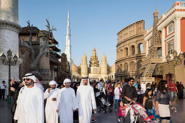 Du lịch Dubai và 9 điều cấm kị khiến du khách ngỡ ngàng: Mang thuốc có thể bị phạt, hôn nhau ở nơi cộng cộng bị xem là phạm luật! - Ảnh 1. Du lịch Dubai và 9 điều cấm kị khiến du khách ngỡ ngàng: Mang thuốc có thể bị phạt, hôn nhau ở nơi cộng cộng bị xem là phạm luật! - Ảnh 1.