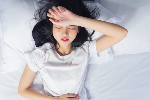 Cứ nhắm mắt đi ngủ lại thấy có những biểu hiện này thì chứng tỏ gan suy yếu trầm trọng, cần nhanh chóng đi khám - Ảnh 1. Cứ nhắm mắt đi ngủ lại thấy có những biểu hiện này thì chứng tỏ gan suy yếu trầm trọng, cần nhanh chóng đi khám - Ảnh 1.