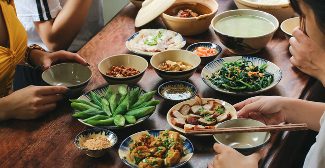 Vừa ăn no xong, đừng vội làm ngay 6 việc này vì sẽ làm tổn thương dạ dày, khiến cơ thể mệt mỏi, dễ mắc bệnh hơn - Ảnh 1. Vừa ăn no xong, đừng vội làm ngay 6 việc này vì sẽ làm tổn thương dạ dày, khiến cơ thể mệt mỏi, dễ mắc bệnh hơn - Ảnh 1.