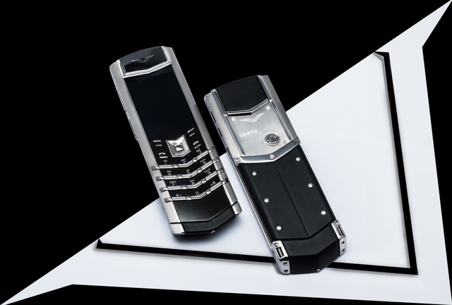 Vertu Signature V – Sự trở lại của biểu tượng điện thoại xa xỉ - Ảnh 1. Vertu Signature V – Sự trở lại của biểu tượng điện thoại xa xỉ - Ảnh 1.