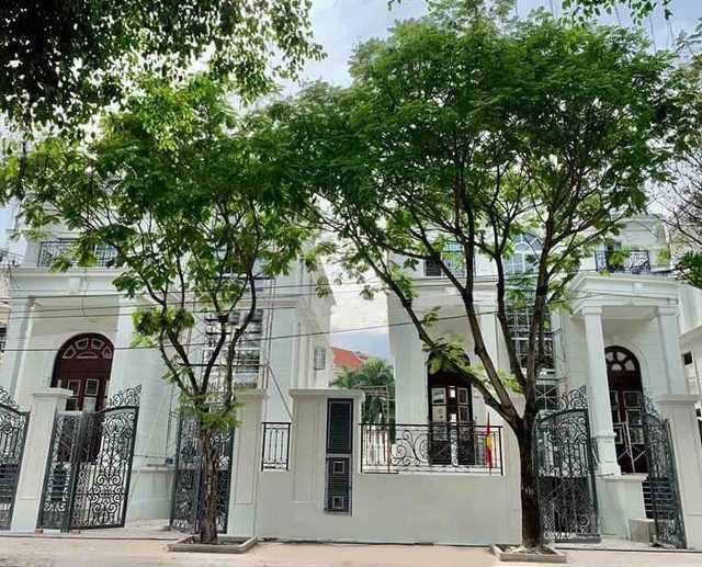 King Crown Village bàn giao 5 căn biệt thự đầu tiên cho khách hàng - Ảnh 1. King Crown Village bàn giao 5 căn biệt thự đầu tiên cho khách hàng - Ảnh 1.
