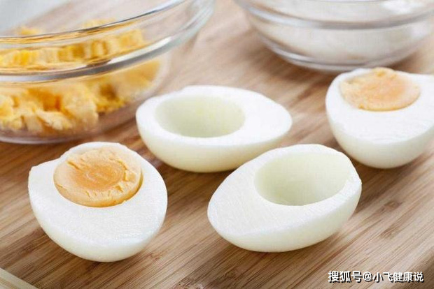 3 cách ăn trứng nguy hiểm có thể gây trướng bụng, khó tiêu, thậm chí nhiễm trùng đường tiêu hóa mà nhiều người vẫn làm - Ảnh 1. 3 cách ăn trứng nguy hiểm có thể gây trướng bụng, khó tiêu, thậm chí nhiễm trùng đường tiêu hóa mà nhiều người vẫn làm - Ảnh 1.