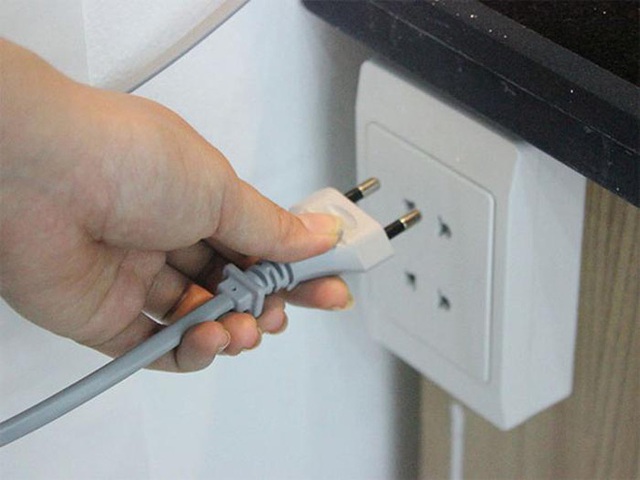 Tưởng thói quen rút phích cắm là thông minh, giờ tôi mới thực sự biết cách tiết kiệm điện khi dùng máy giặt - Ảnh 1. Tưởng thói quen rút phích cắm là thông minh, giờ tôi mới thực sự biết cách tiết kiệm điện khi dùng máy giặt - Ảnh 1.